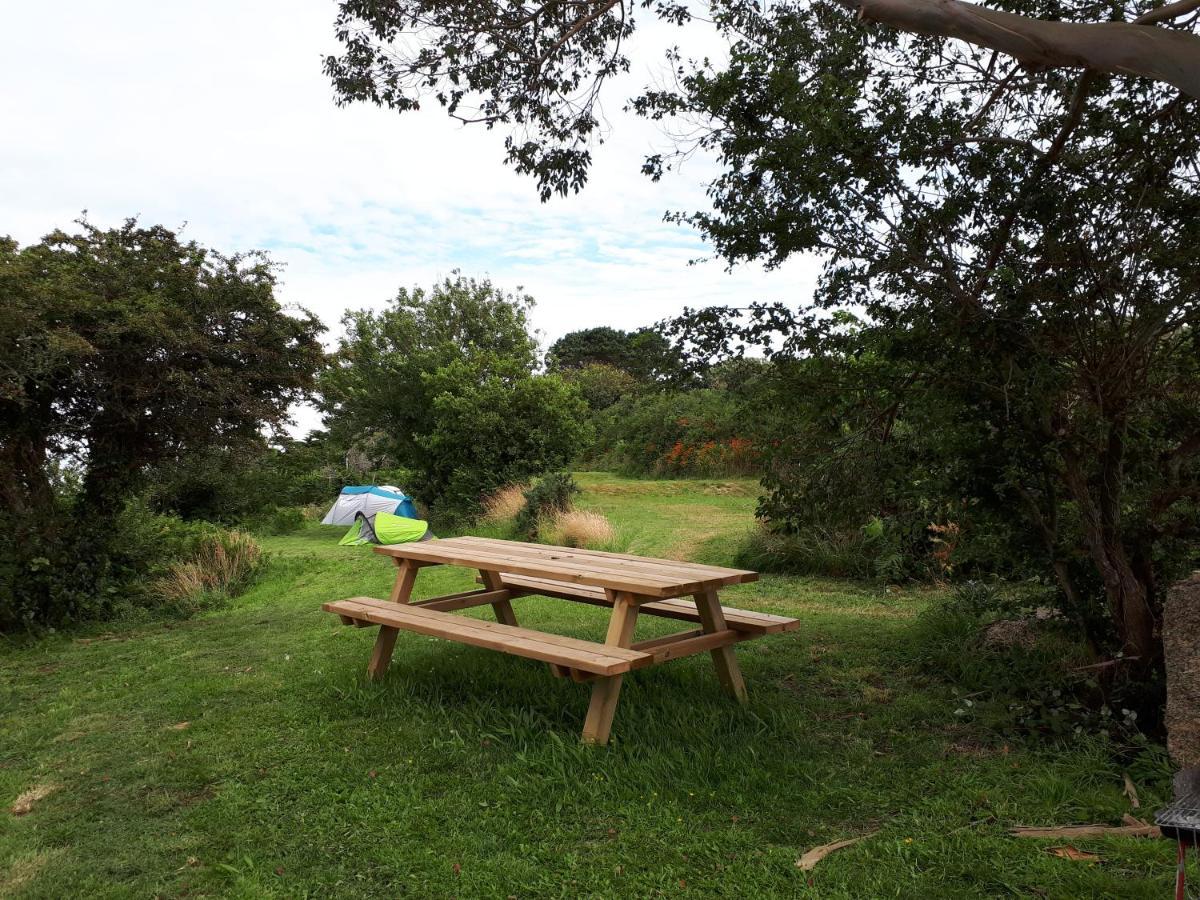 Granit Rose: Seaside Youth & Hostel *