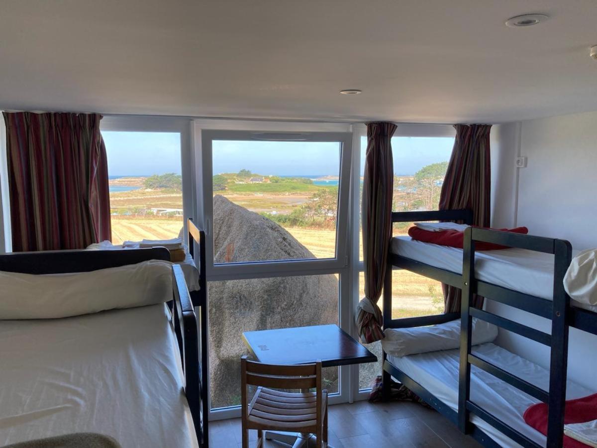 Hostel Granit Rose: Seaside Youth & *